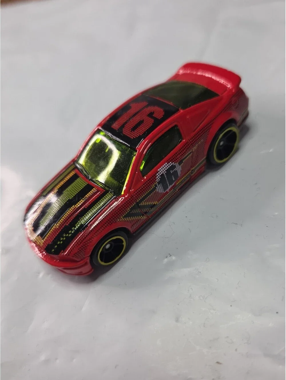 Hot Wheels 2005 Ford Mustang Kids 1:64 Red Digital Graphics #16 M0516